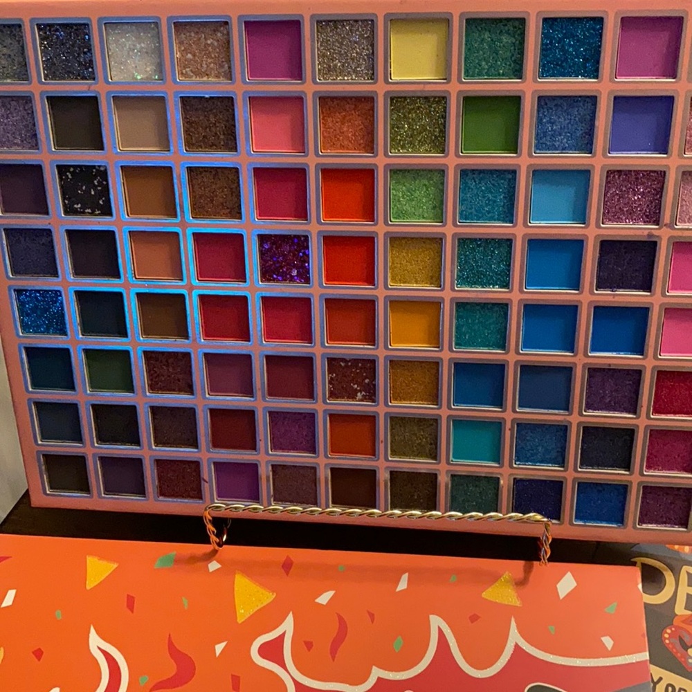 Eyeshadow palettes brand new,lashes colored c